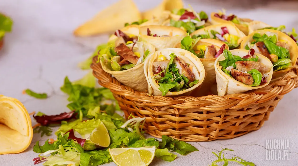 Rożki z tortilli z kurczakiem i warzywami