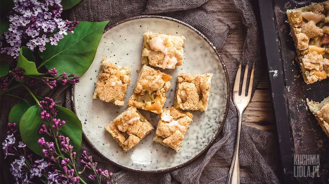 Ciasto z rabarbarem i budyniem