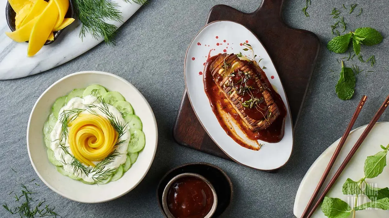 Tofu Hasselback z mizerią z mango Tofu Hasselback z mizerią z mango
