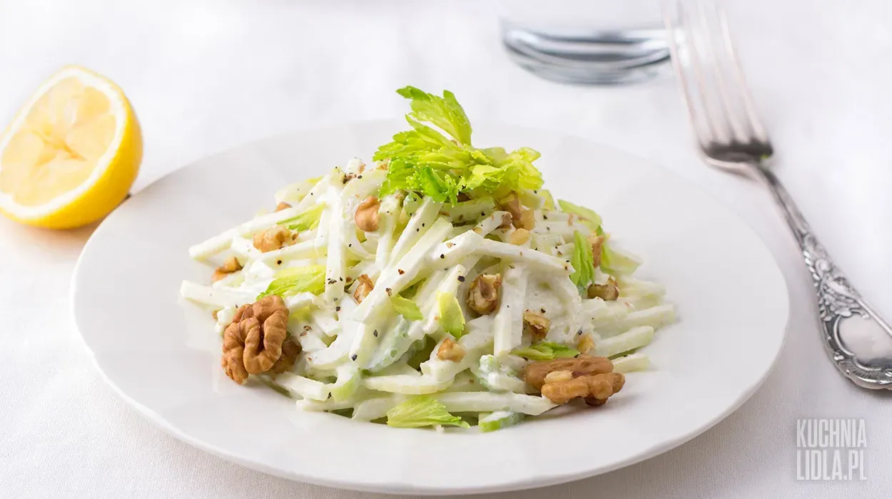 Surówka z selera z jabłkiem