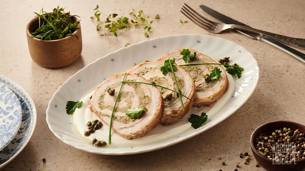 Schab faszerowany białą kiełbasą