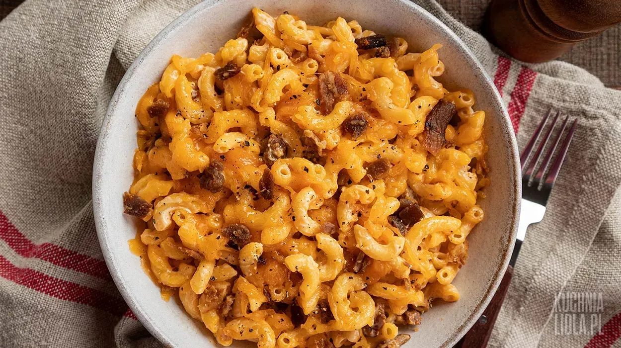 Makaron z jajkiem i serem