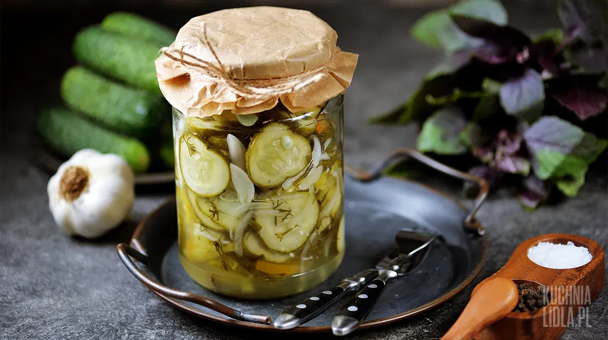 Sałatka z ogórków słodko-kwaśna