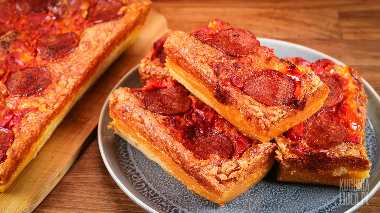 Domowa pizza na grubym cieście