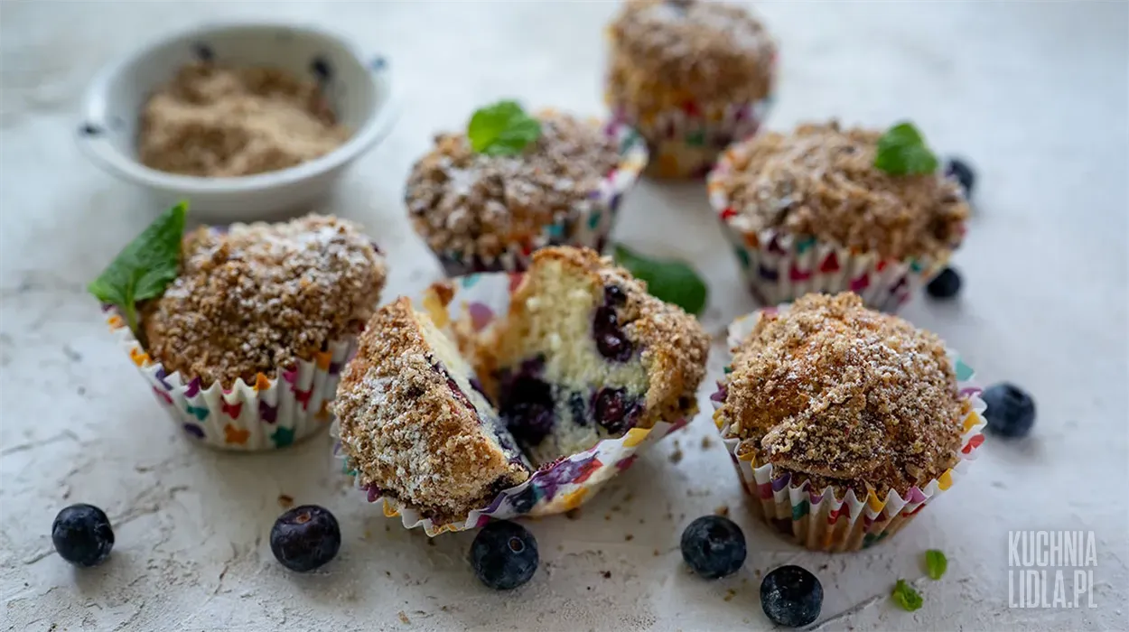 Muffinki z borówkami z kruszonką orzechową