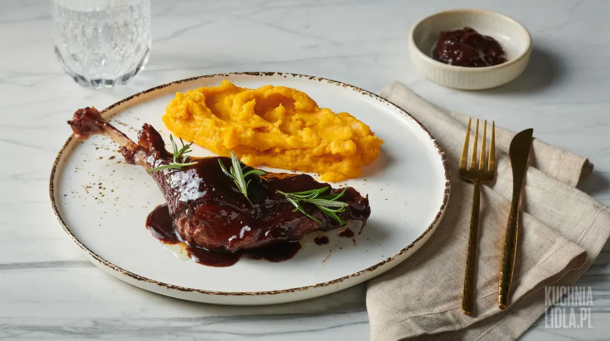 Gęś w sosie śliwkowym