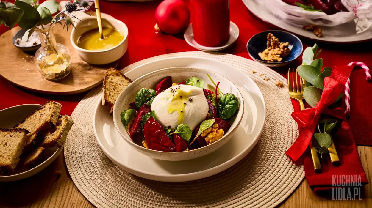 Pieczone buraki z burratą z mleka bawolego i vinegretem miodowo-musztardowym