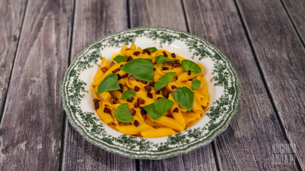 Kremowy makaron dyniowy z boczkiem