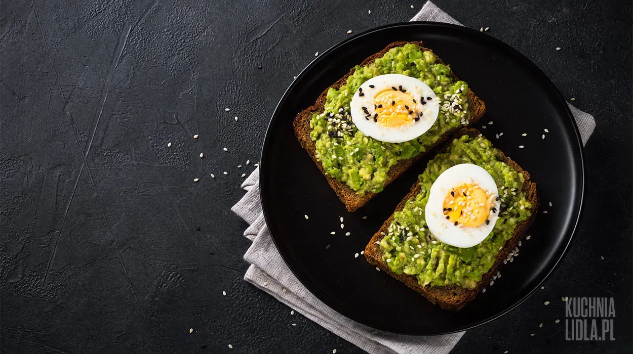 Sałatka z awokado i jajek