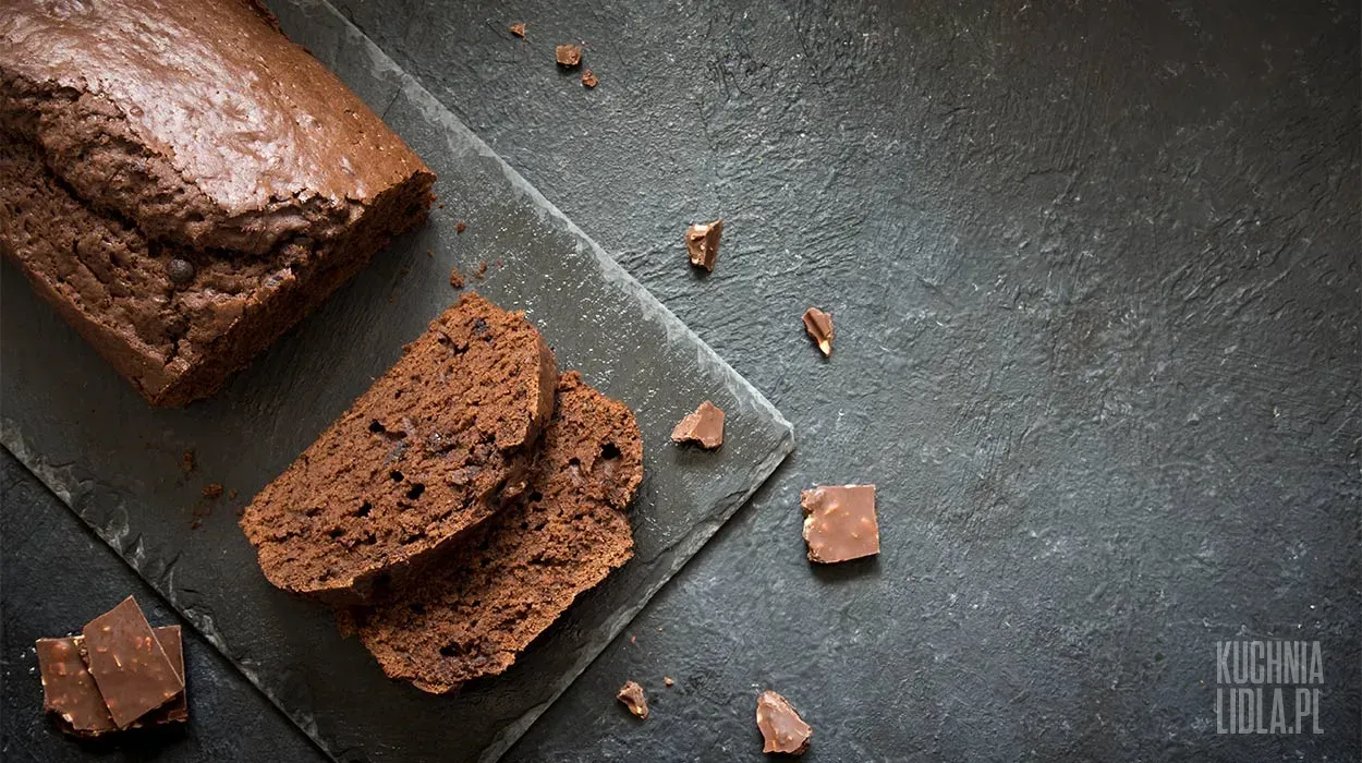 Babka z budyniem czekoladowym