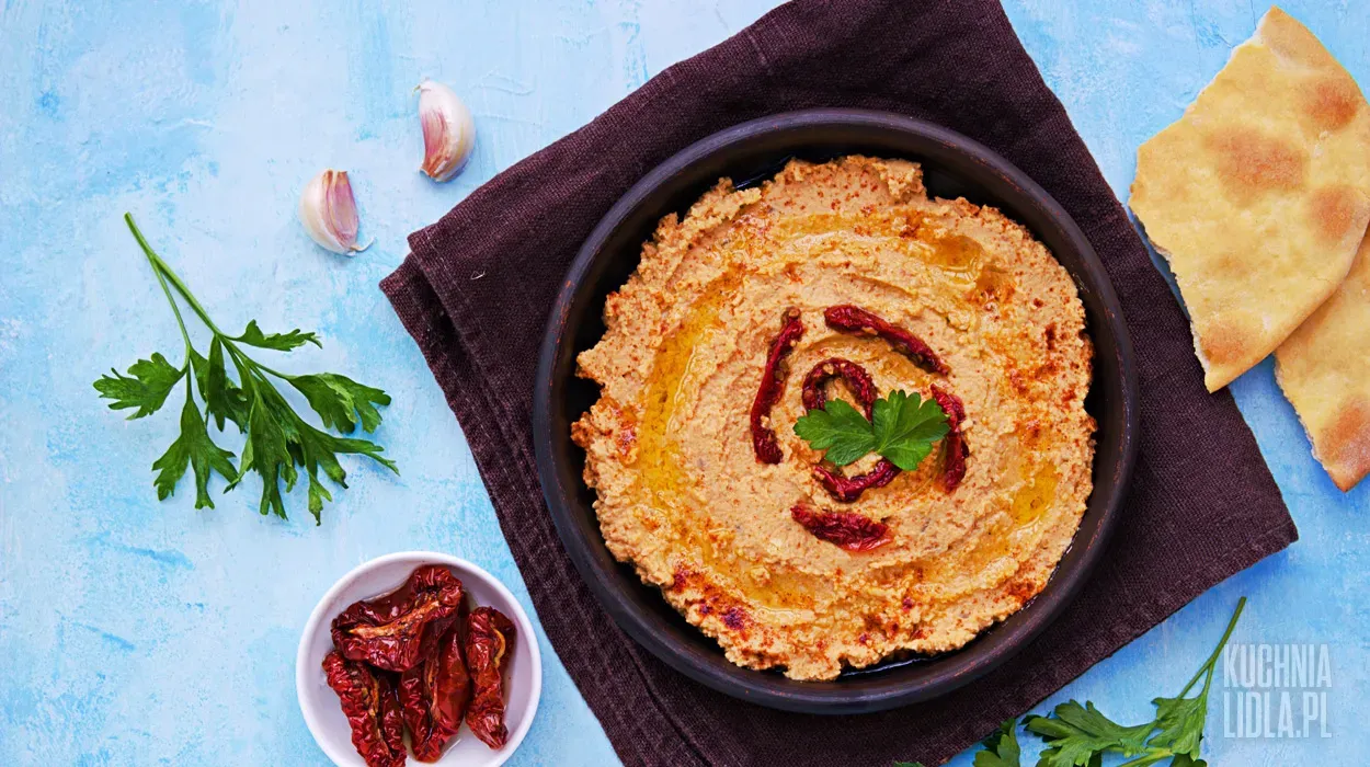 Hummus z suszonymi pomidorami