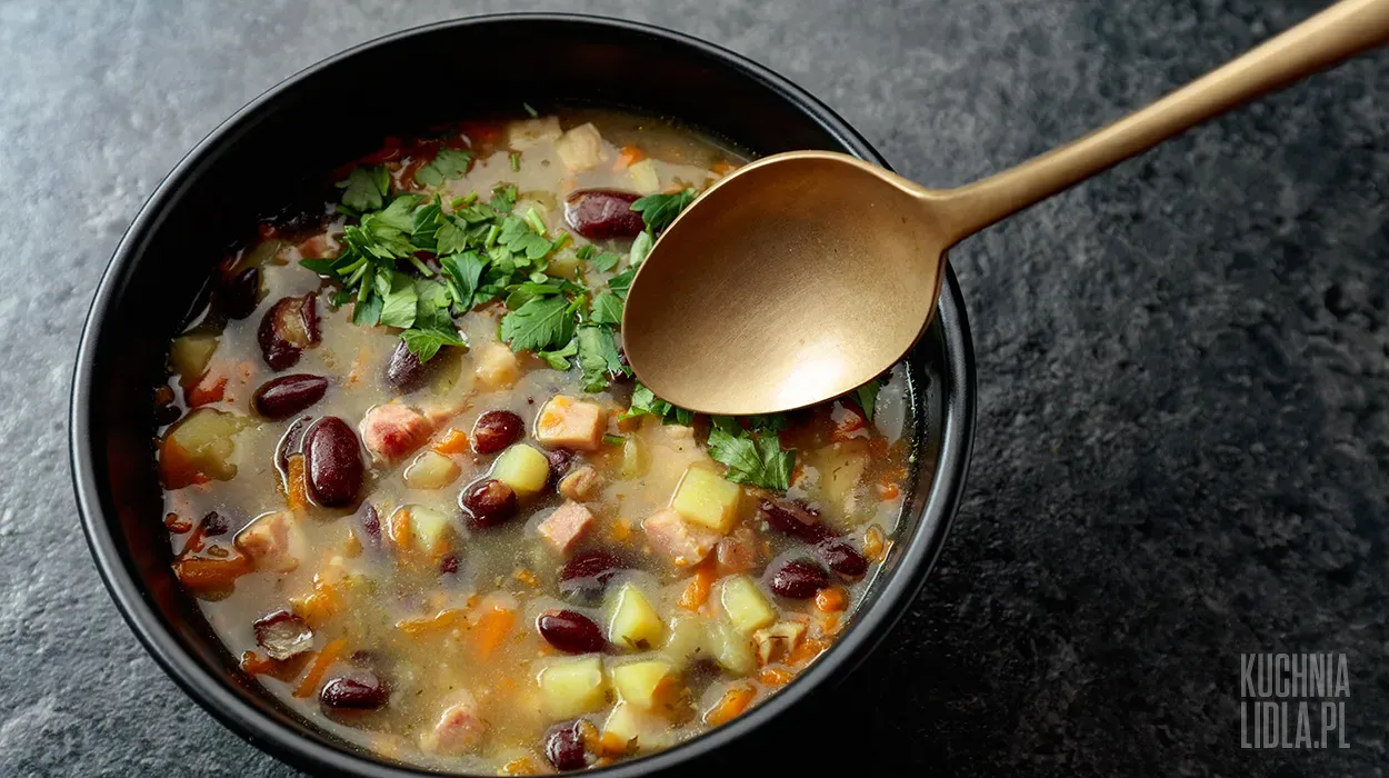 Zupa z czerwonej fasoli