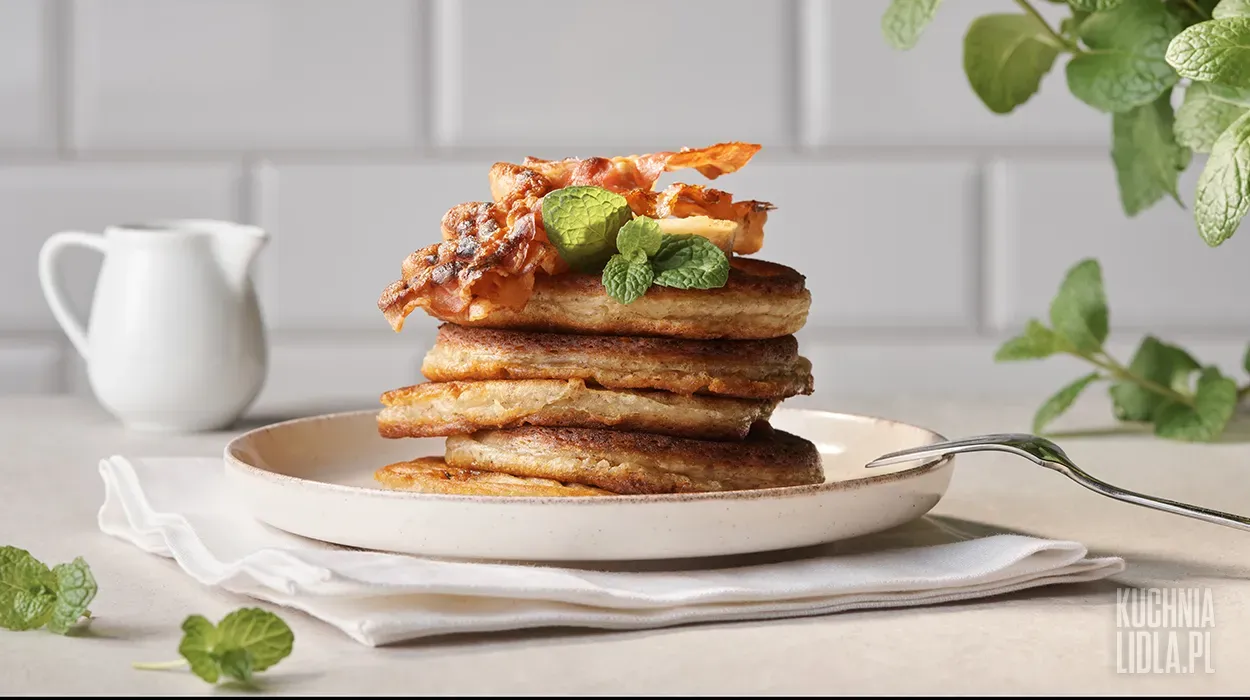 Bananowe pankejki z karmelizowanym boczkiem 