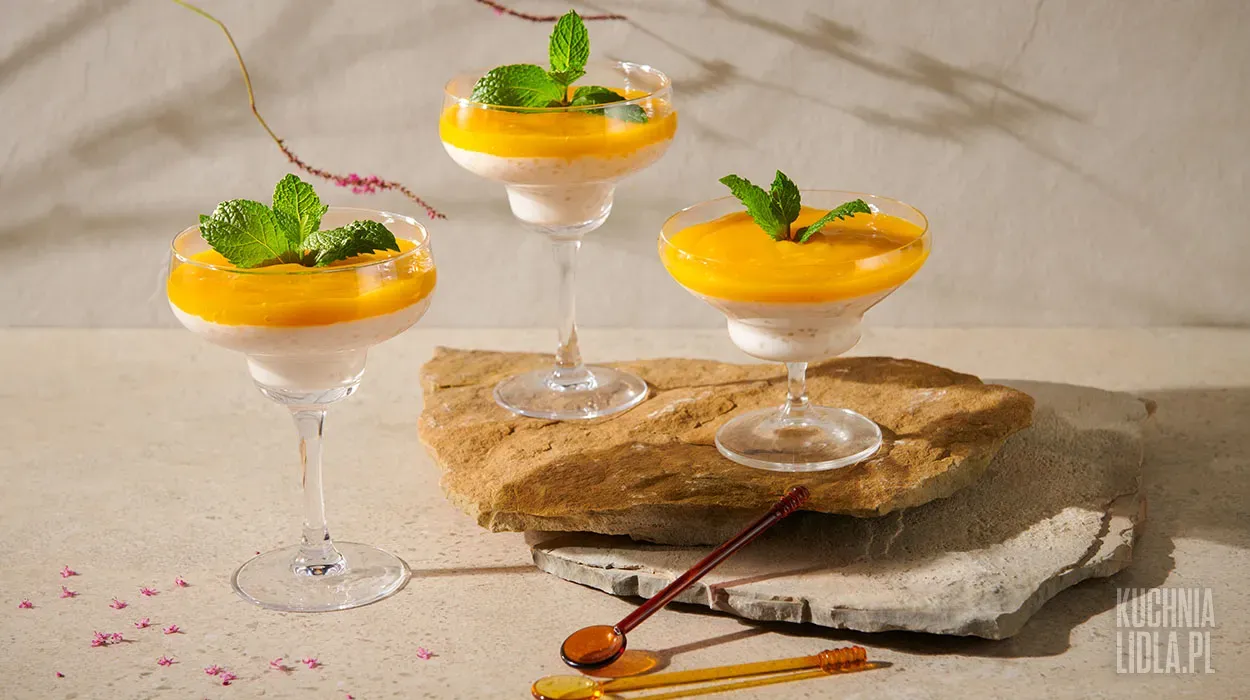 Pudding z tapioki z musem z mango