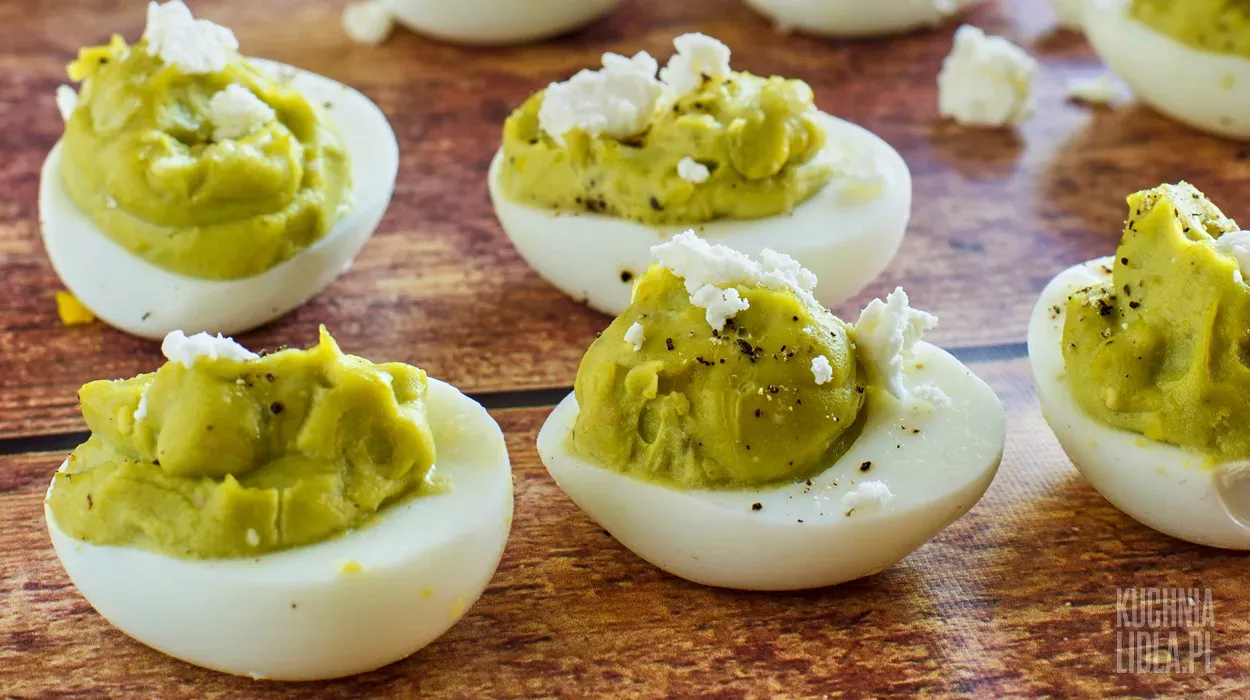 Jajka faszerowane szpinakiem