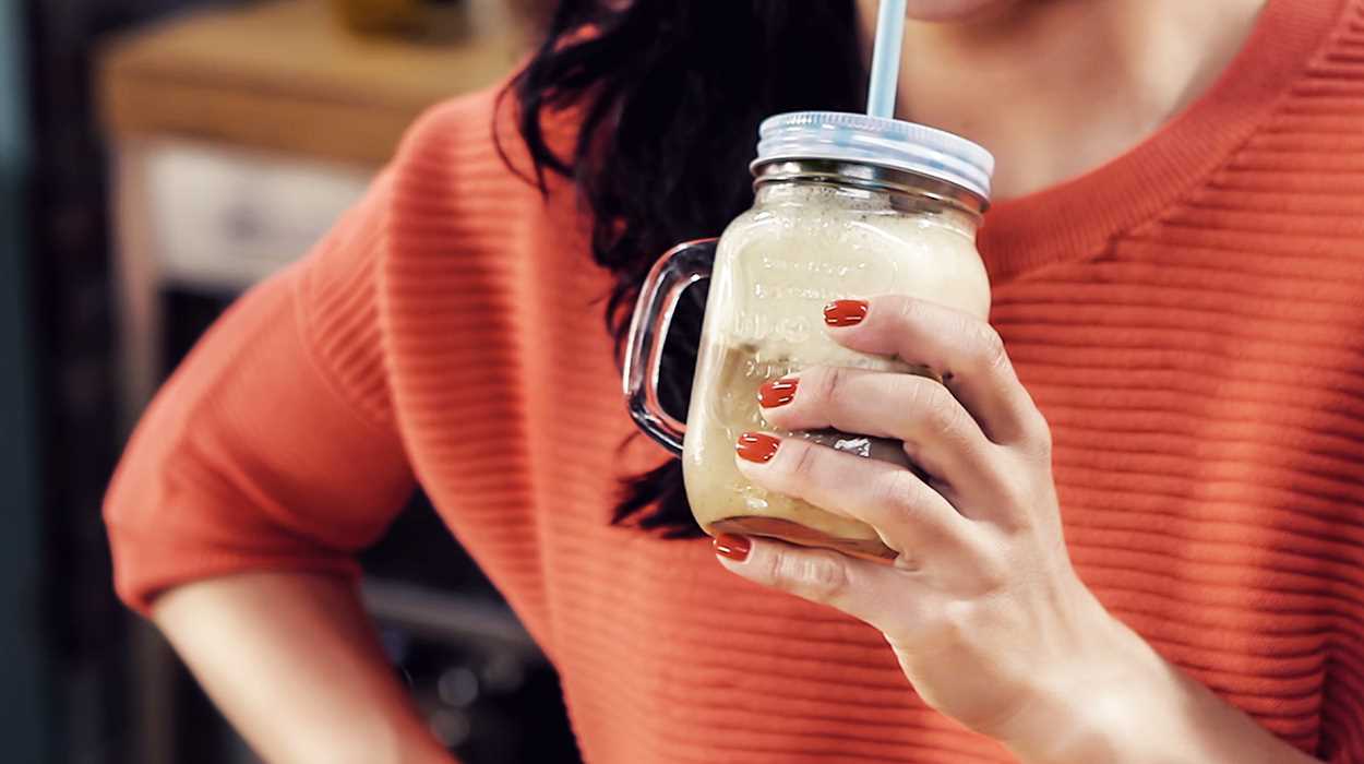 Jak zrobić kurkuma ice latte?