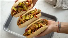 Wegańskie hot dogi z soczewicy
