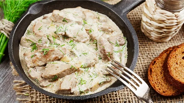 Schab w sosie koperkowym