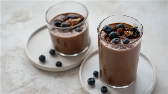 Smoothie czekoladowe z suszoną śliwką