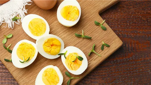 Ile gotować jajko na twardo?