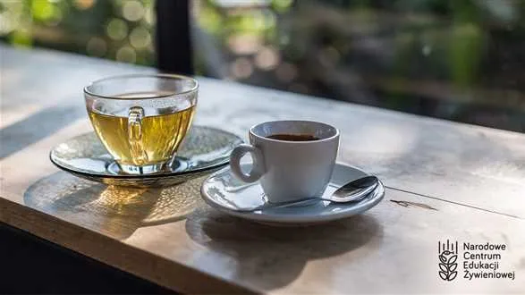 Kawa oraz zielona i czarna herbata: zalety i wady
