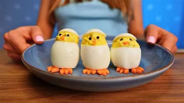 Faszerowane jajka jak kurczaczki