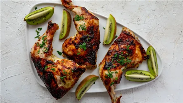 Udka kurczaka marynowane w kiwi