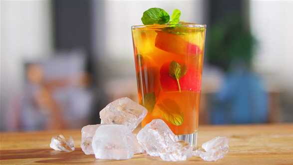 Domowa ice tea z nektarynek