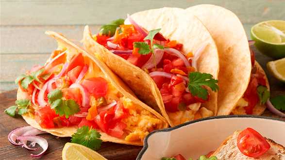 Śniadaniowe tacos z jajecznicą