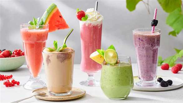 Wegański shake z arbuza i truskawek
