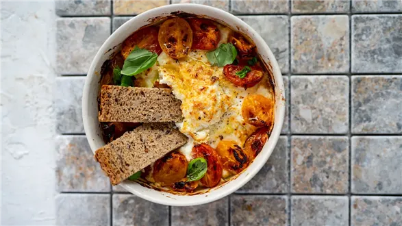 Pieczona ricotta z pomidorkami