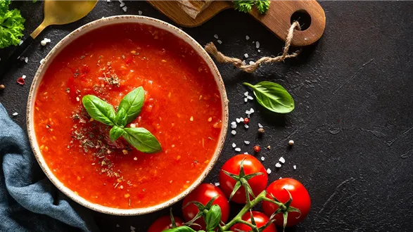 Zupa pomidorowa ze świeżych pomidorów