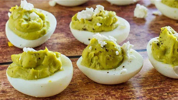 Jajka faszerowane szpinakiem