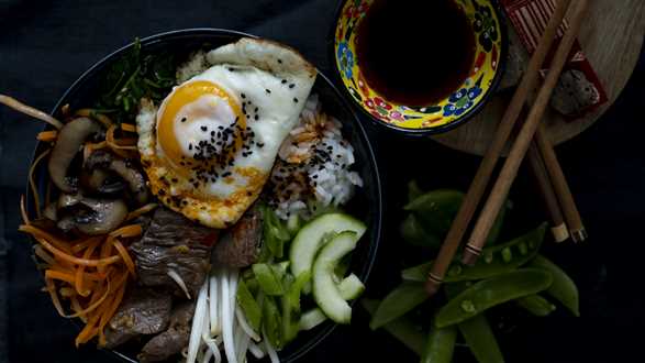 Bibimbap z wołowiną