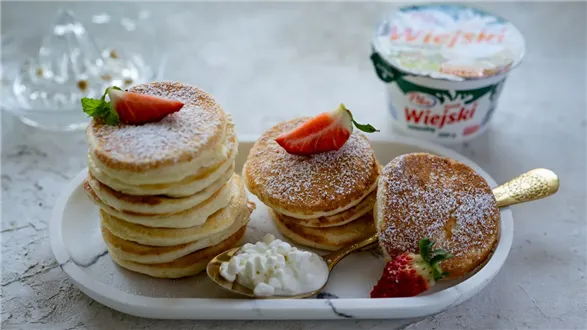 Puszyste placuszki z serka wiejskiego