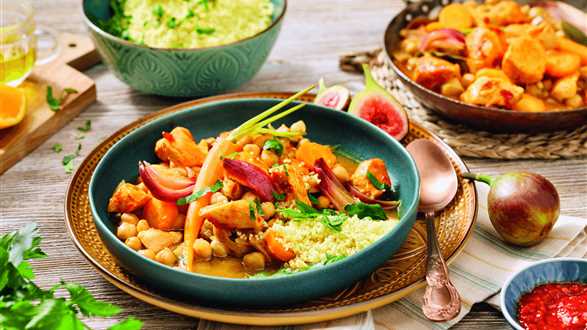 Pikantne curry z kurczakiem i ciecierzycą