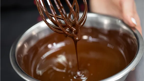 Polewa czekoladowa – do ciast i deserów