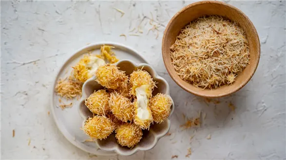 Minikuleczki mozzarelli w cieście kataifi