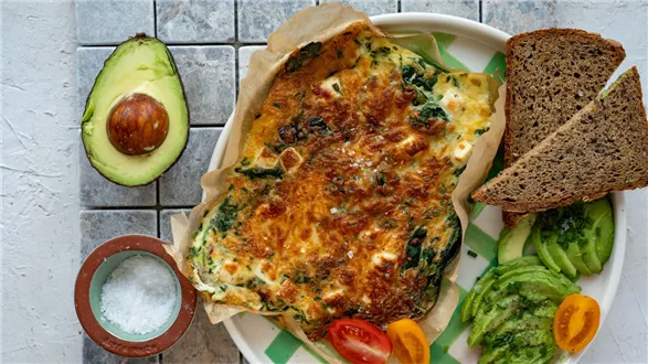 Omlet z airfryera z warzywami