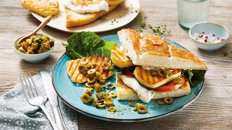 Kanapka z grillowanym serem halloumi-image