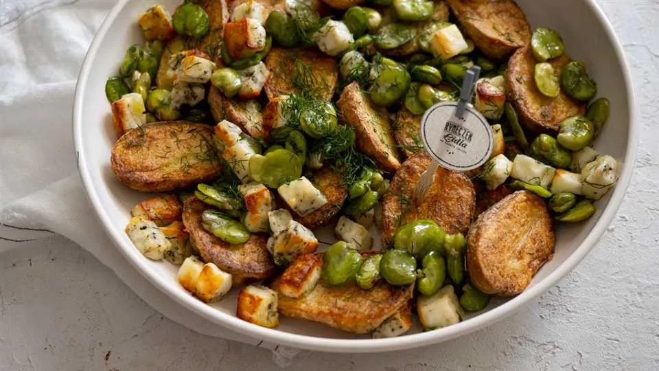 Sałatka z bobem, halloumi i młodymi ziemniakami-image