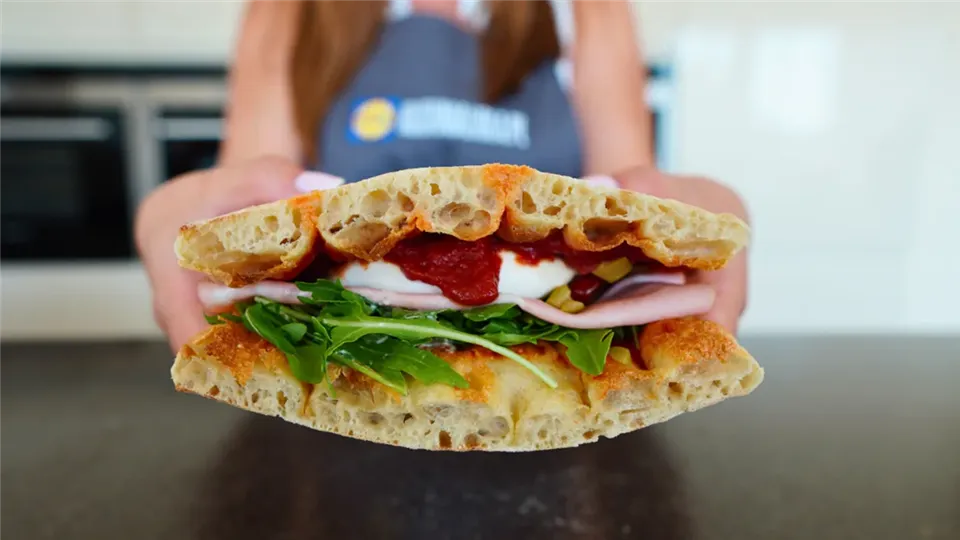 Pinsa &#224; la panini-image
