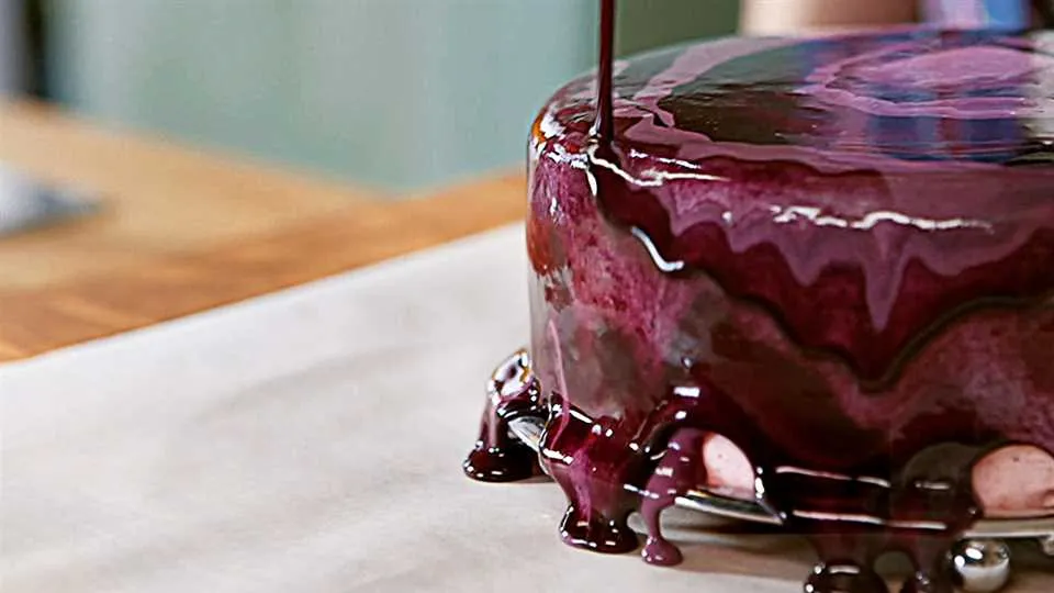 Jak zrobić cieniowaną polewę owocową? 