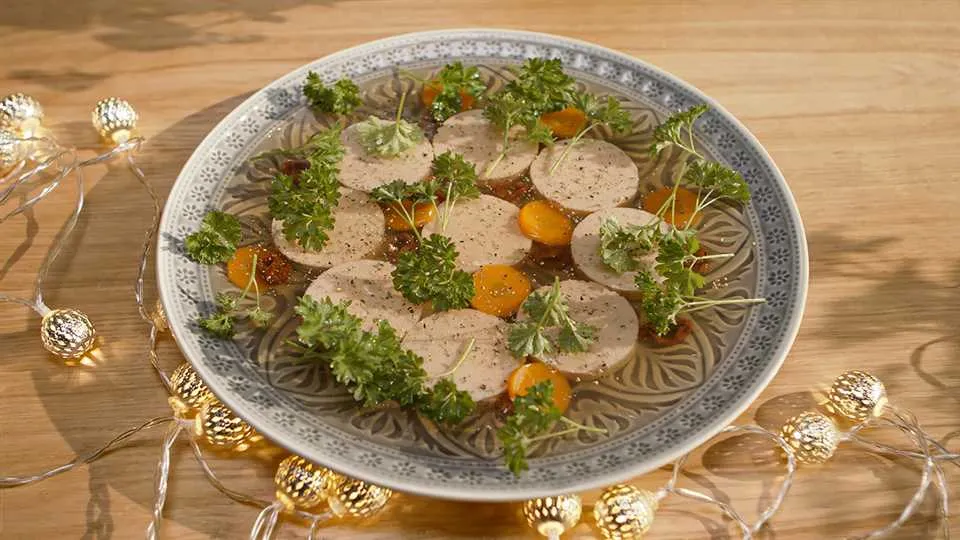 Faszerowana ryba w galarecie-image