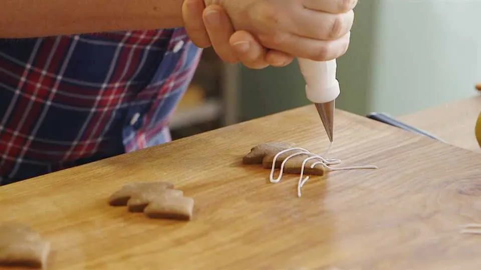 Jak zrobić kolorowy lukier i szpryc glazurę?