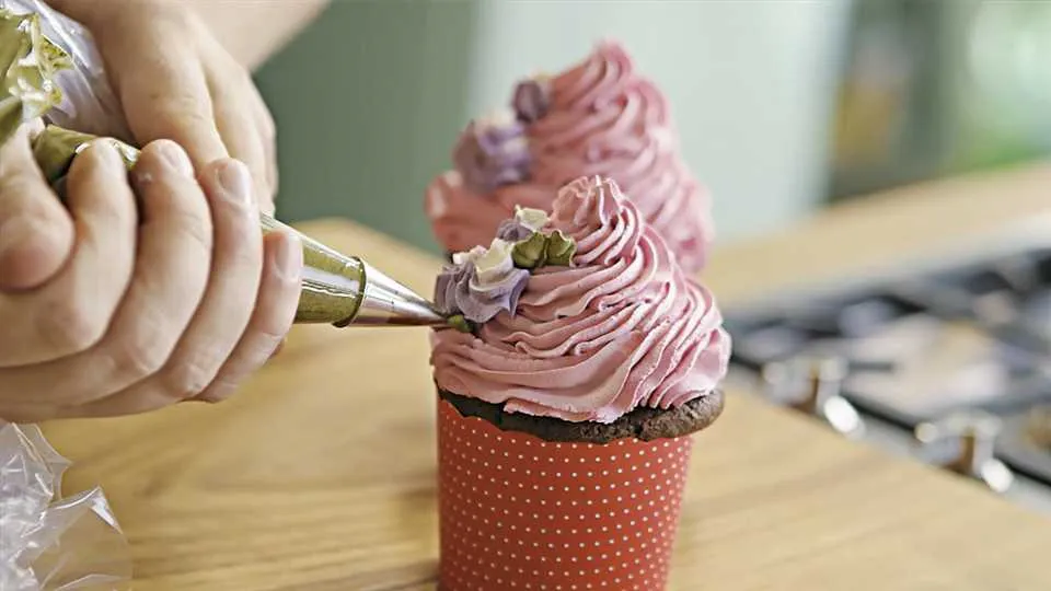 Jak dekorować muffiny kremem?
