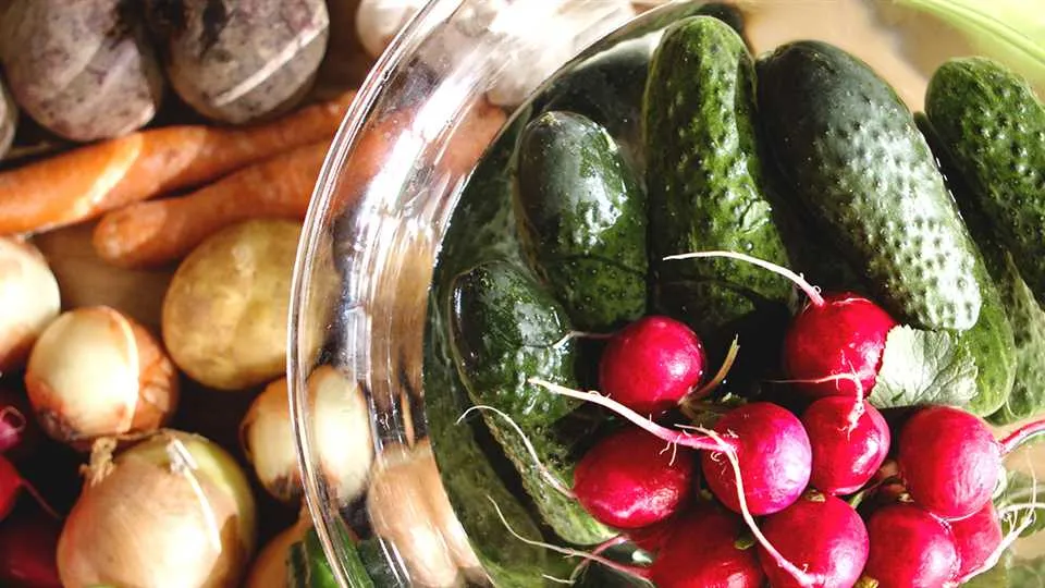 Jak myć warzywa i owoce?  