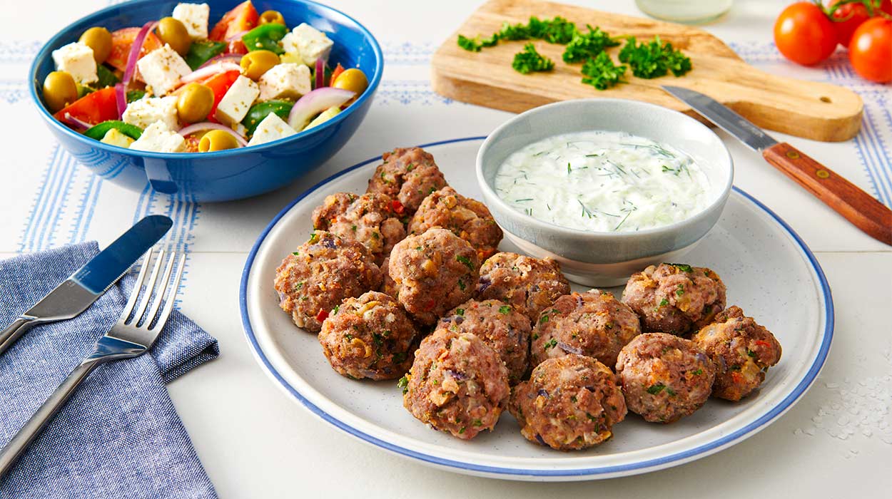 Greckie pulpeciki z sosem tzatziki Greckie pulpeciki z sosem tzatziki