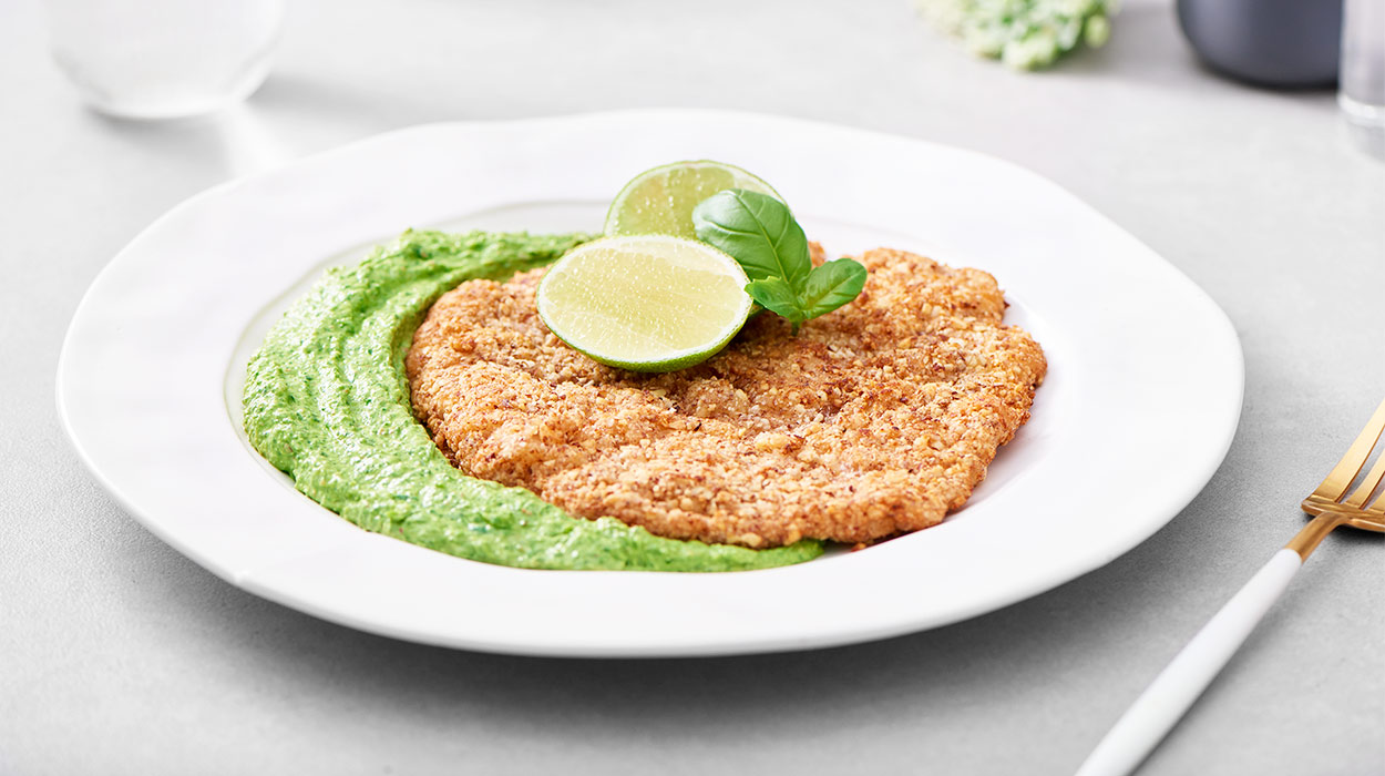 Kotlet schabowy w migdałowej panierce Kotlet schabowy w migdałowej panierce