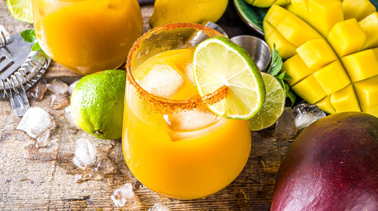 Mango Margarita bez alkoholu Mango Margarita bez alkoholu